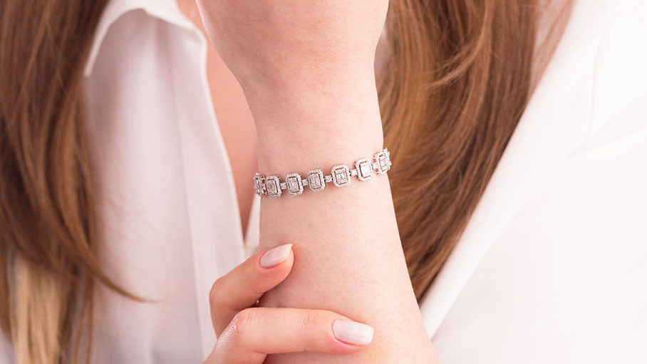 Choosing the Perfect Diamond Shape for Your Hand: A Guide to Proportion and Elegance