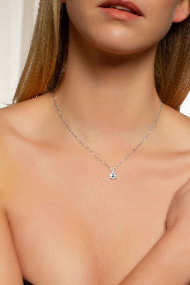 Paula Solitaire Round Pendant