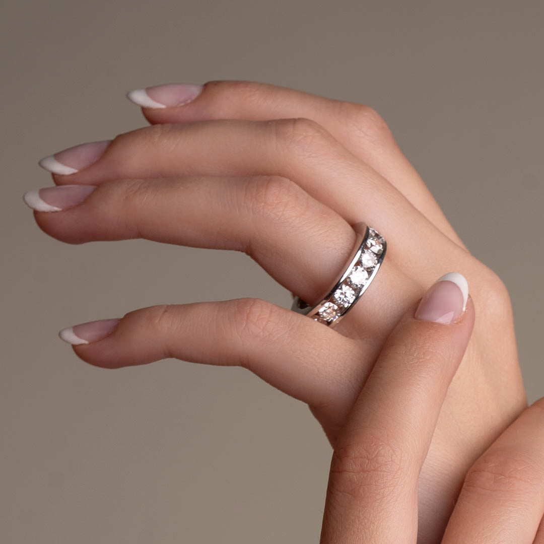 Round Channel Set Wedding Band-Dileti